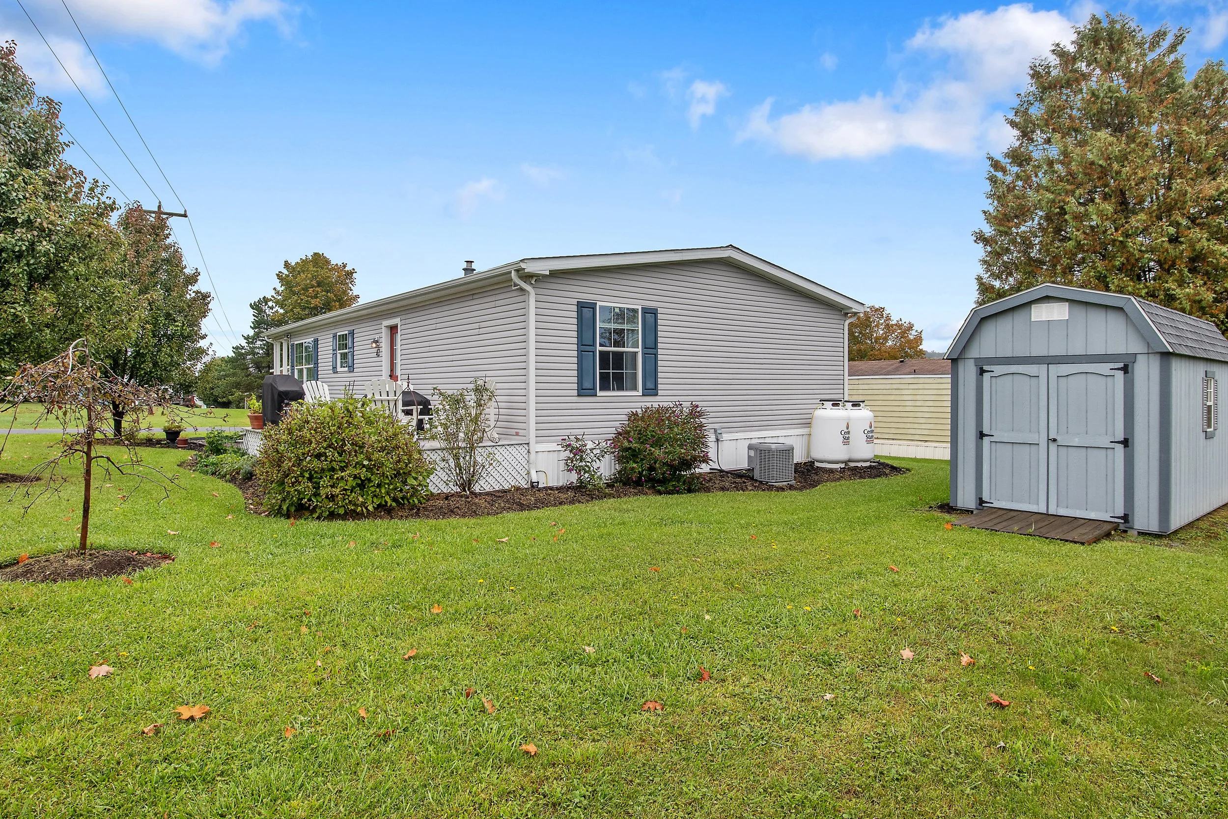28_28 - 5600 shute rd.jpg