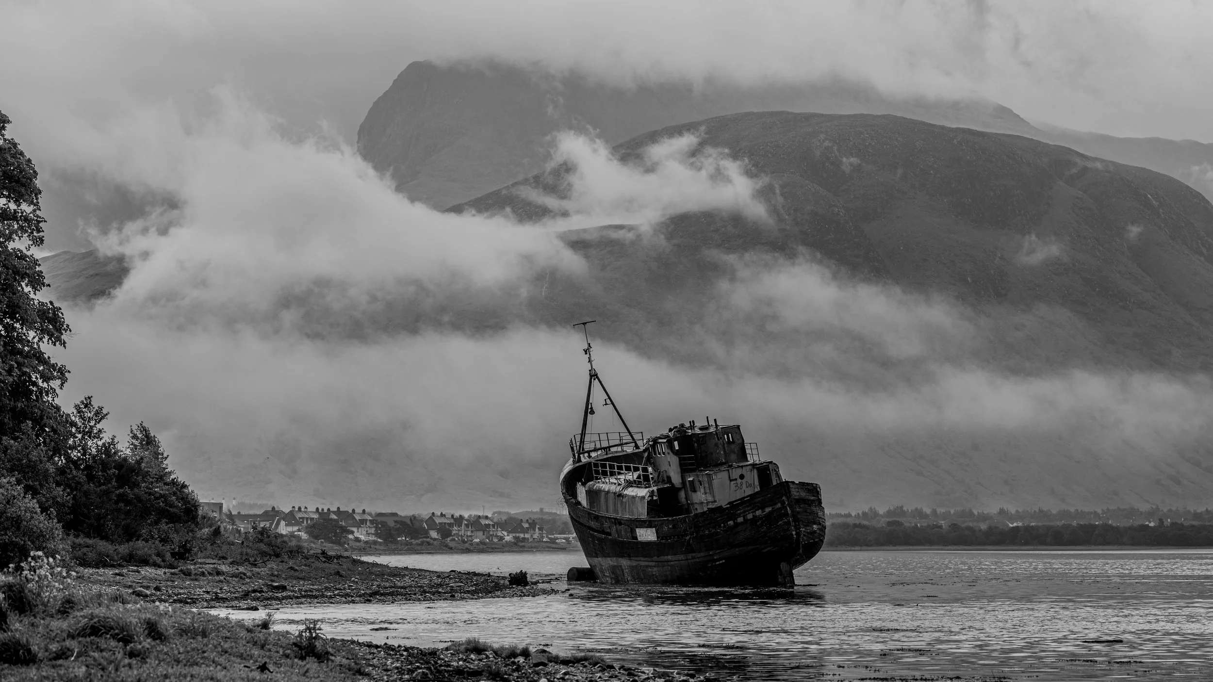 The Corpach Shipwreck - MV Dayspring, with Ben Nevis shrouded in 5am dragon breath