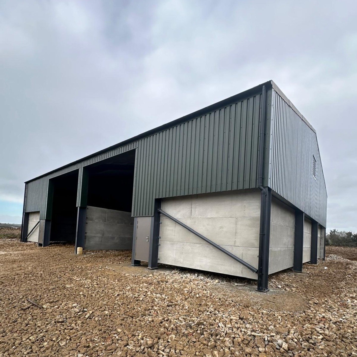 🌾 Ready for Harvest 🌾

We&rsquo;ve recently completed this 3m level fill grain store for a regular client! 

Designed to maximise storage capacity while maintaining easy loading and efficient grain management, this building provides a durable, weat