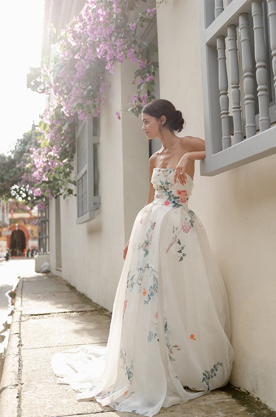 25 Chic Floral Wedding Dresses That Wow - Weddingomania