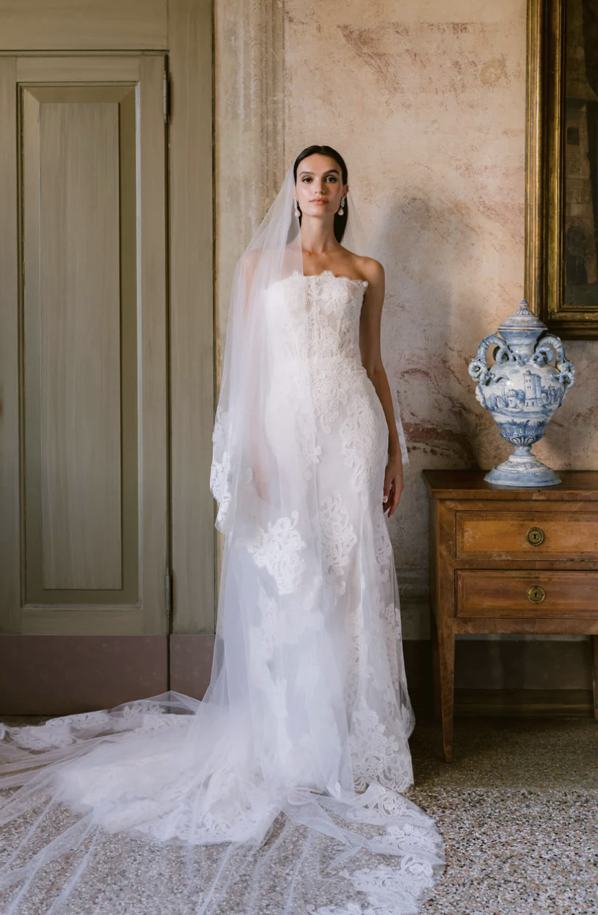 Monique Lhuillier Trunk Show