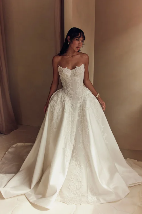 Shop Berta Privee wedding gowns at Chic Parisien, Miami's Best Bridal Boutique Chic Parisien - Florida Designer Bridal Boutique Shop Berta Privee wedding gowns at Chic Parisien, Miami's Best Bridal Boutique Chic Parisien - Florida Designer Bridal Boutique