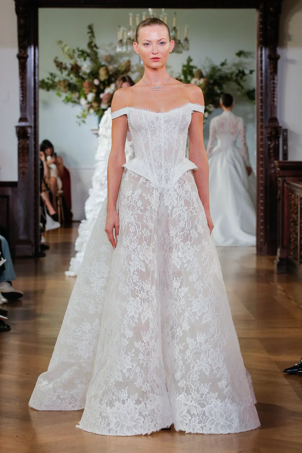 03_MoniqueLhuillierFall2026Bridal_Nottingham.webp