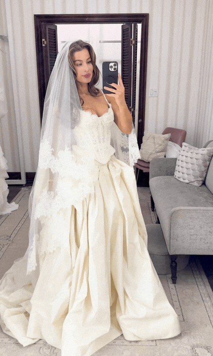 seline meisler chic parisien 2.gif