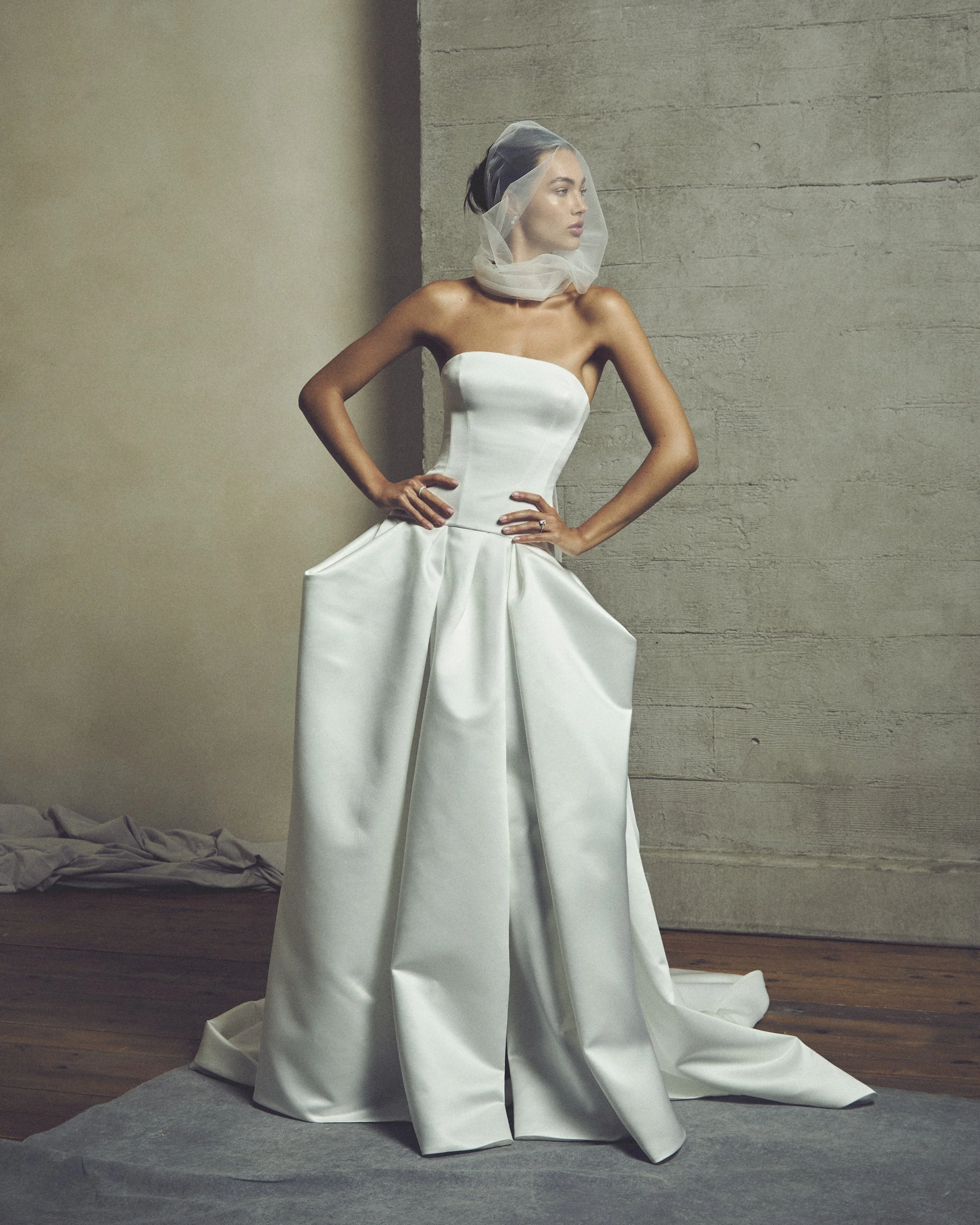 03_MoniqueLhuillierFall2027Bridal_Muse.jpg