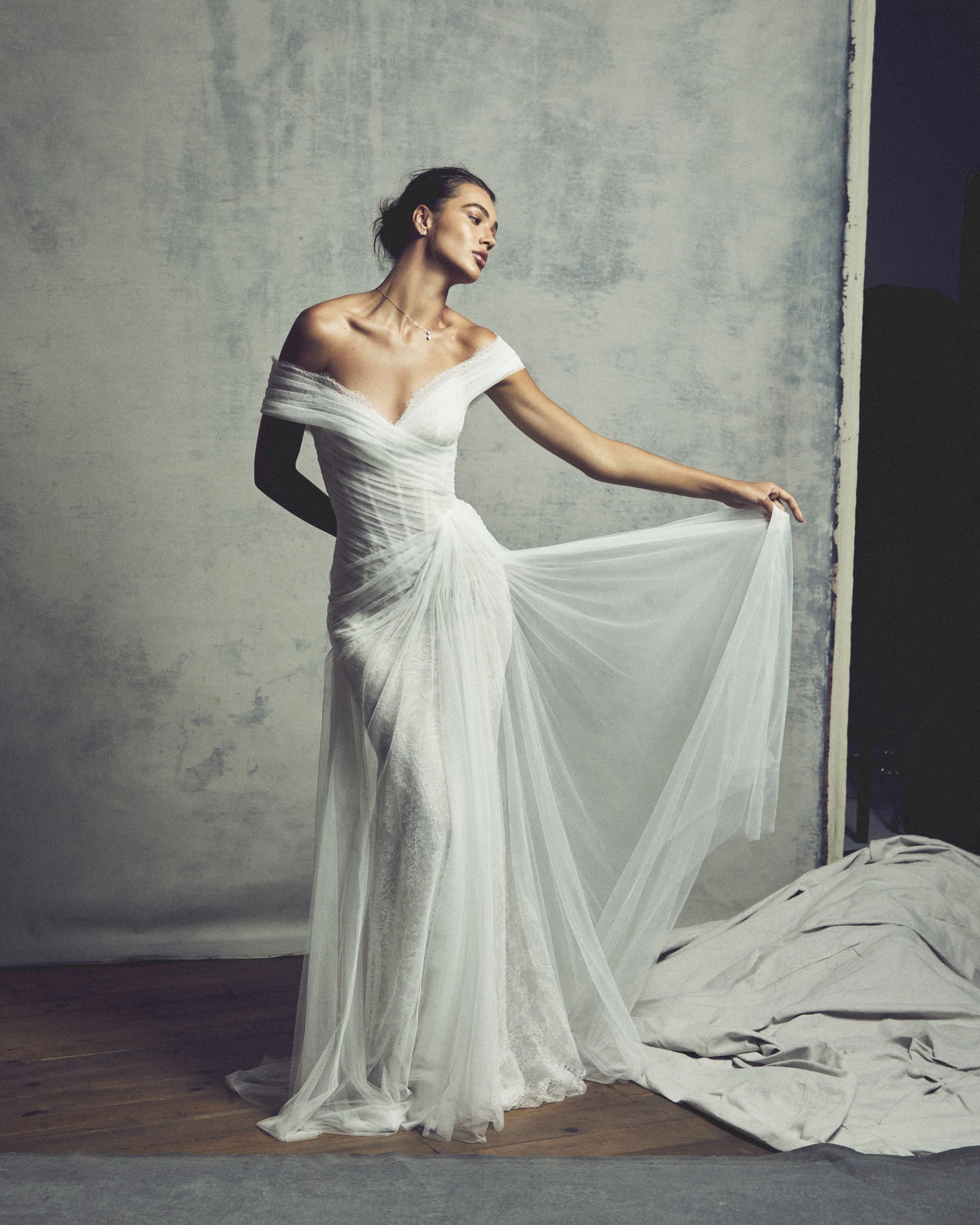 19_MoniqueLhuillierFall2027Bridal_Shadow.jpg
