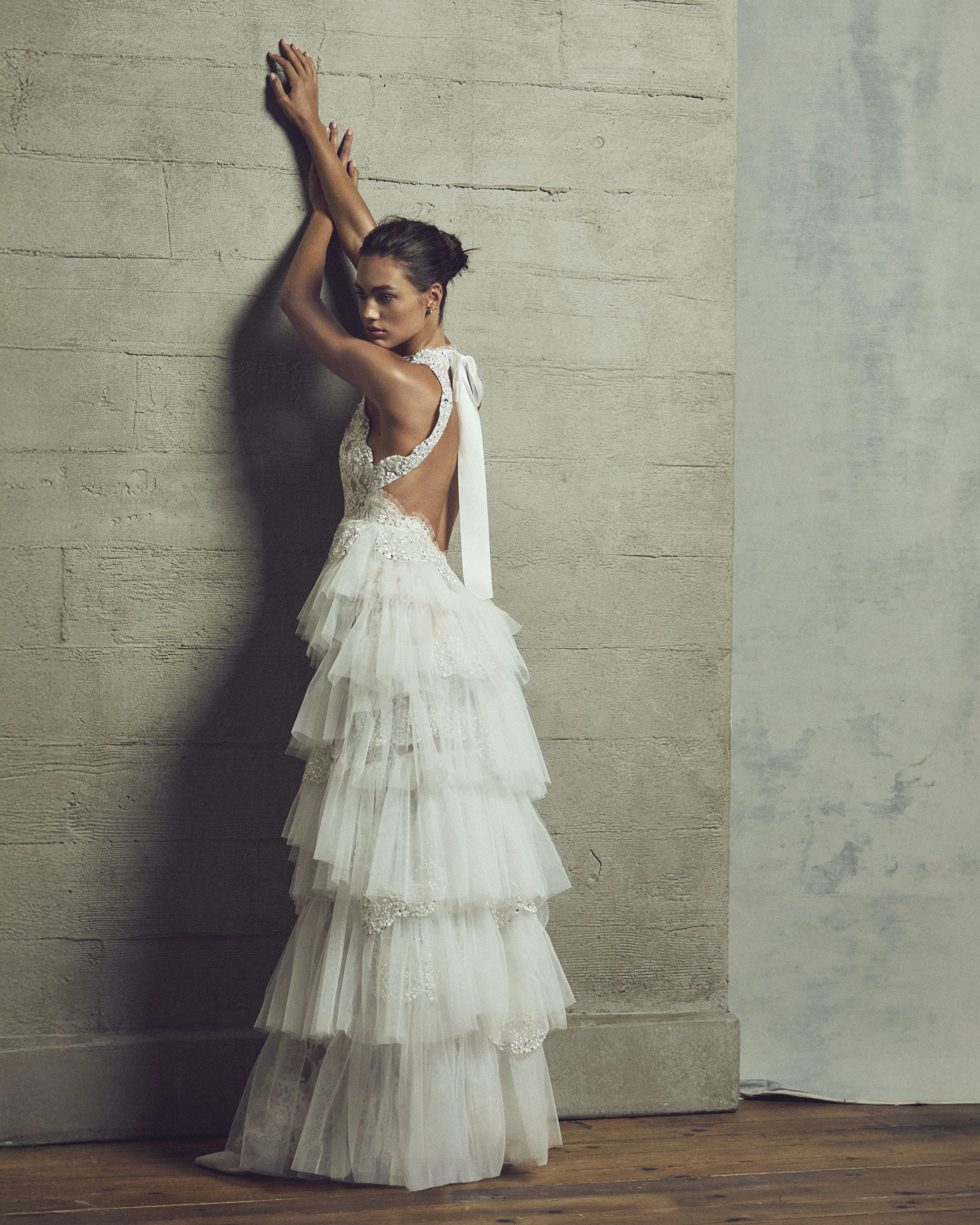20_MoniqueLhuillierFall2027Bridal_Escapade.jpg