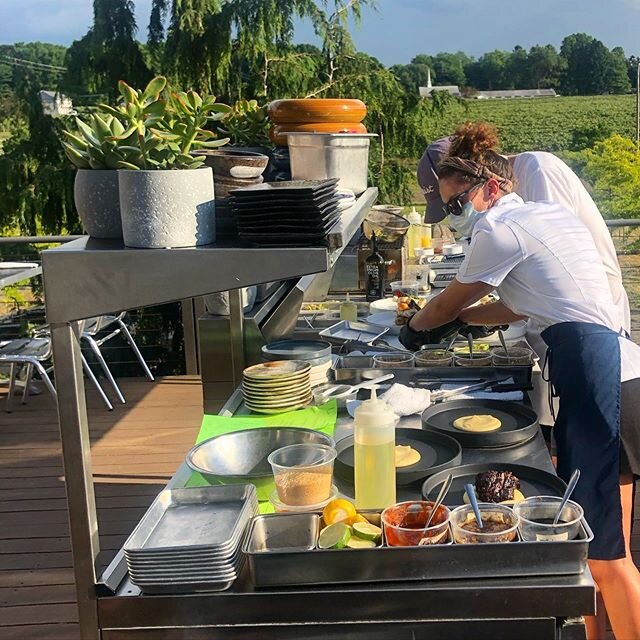 Outdoor dining Al fresco &ldquo;in the cool air&rdquo; ☀️ @1201kitchen Coming up with alternative ways to provide good food and service amidst the restrictions and fears of Covid19 ❤️ Always at your service~ Always with care~ &bull;
#chefsofinstagram