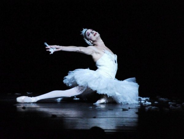  Ballet Trokadero’s Ida Nevesayneve 