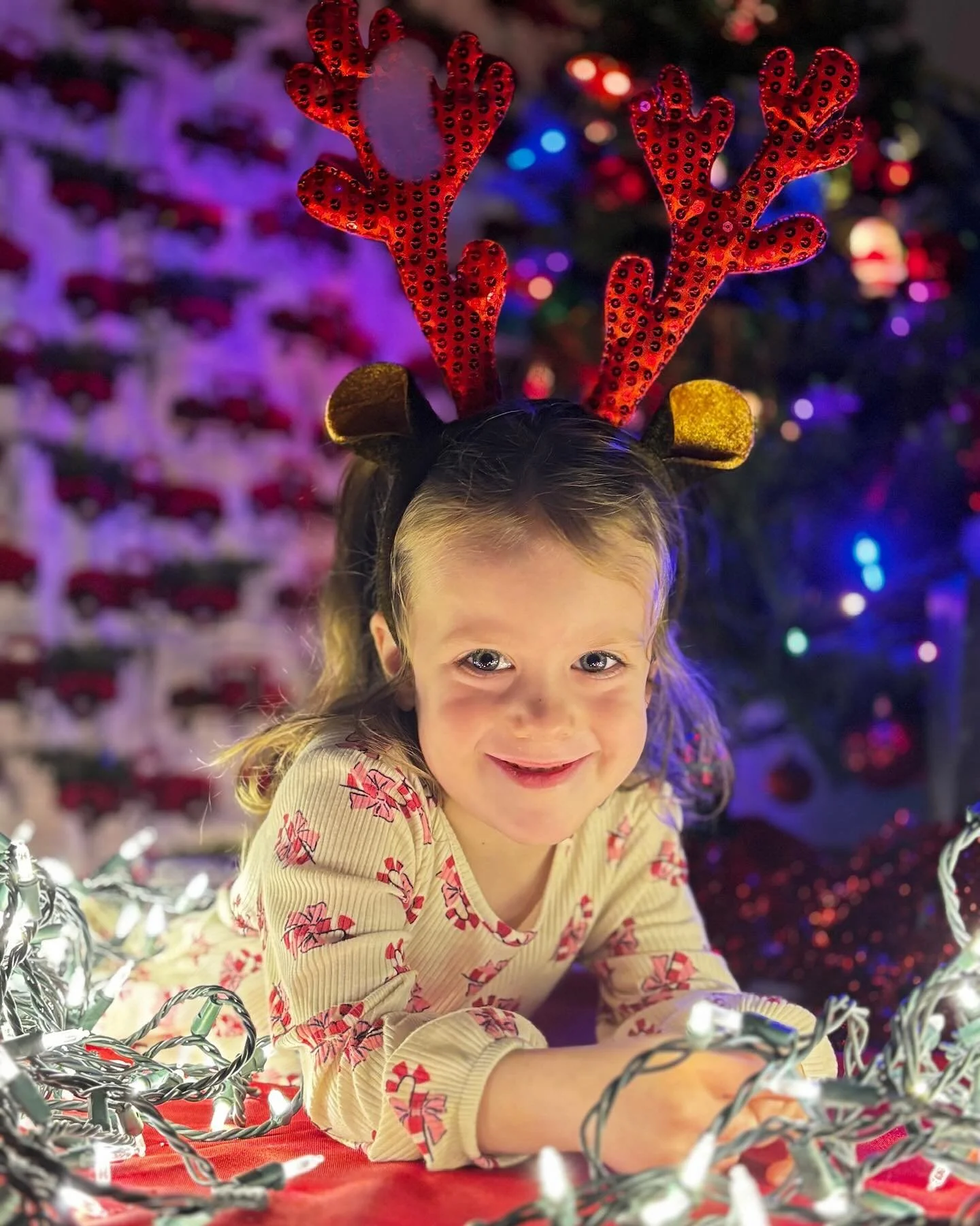 Holiday magic is all around 🎄✨Wishing our wonderful families a day filled with love, laughter, and special moments together!

#HappyHolidays #magic #memories #preschool #childcare #gilbert #arizona #seasonofjoy #schoolfamily #littlemoments #tinysmil