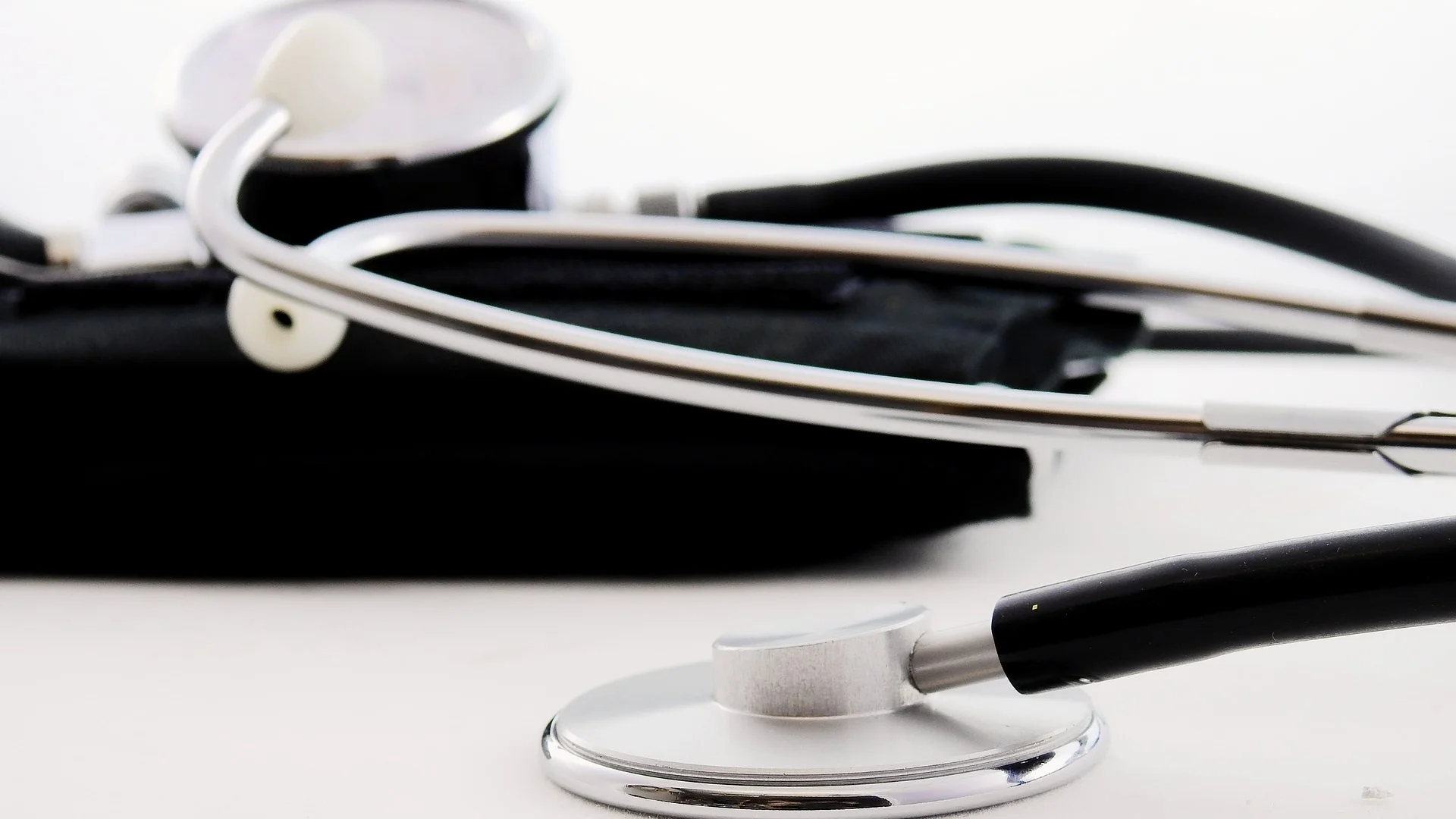 stethoscope-1584222_1920.jpg