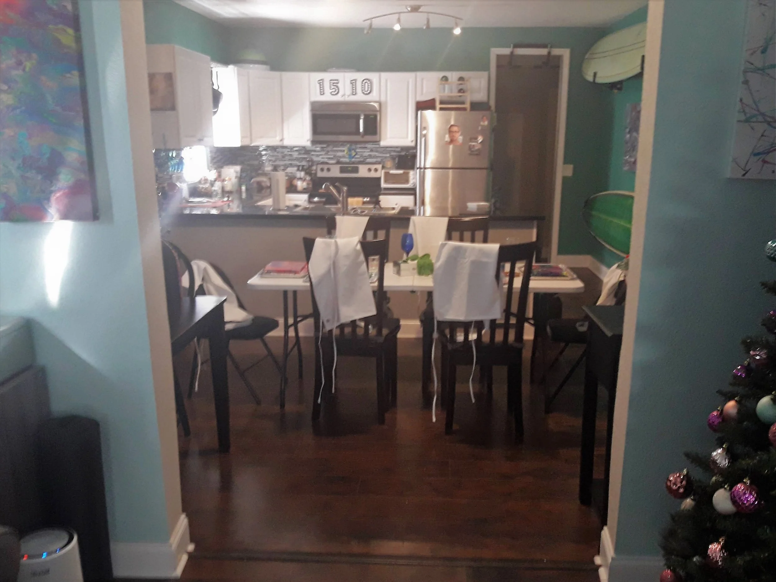 And now the dining room is the studio for y’all to learn how to make some fluid art! With a big table that seats 6 comfortably and can totally get messy.