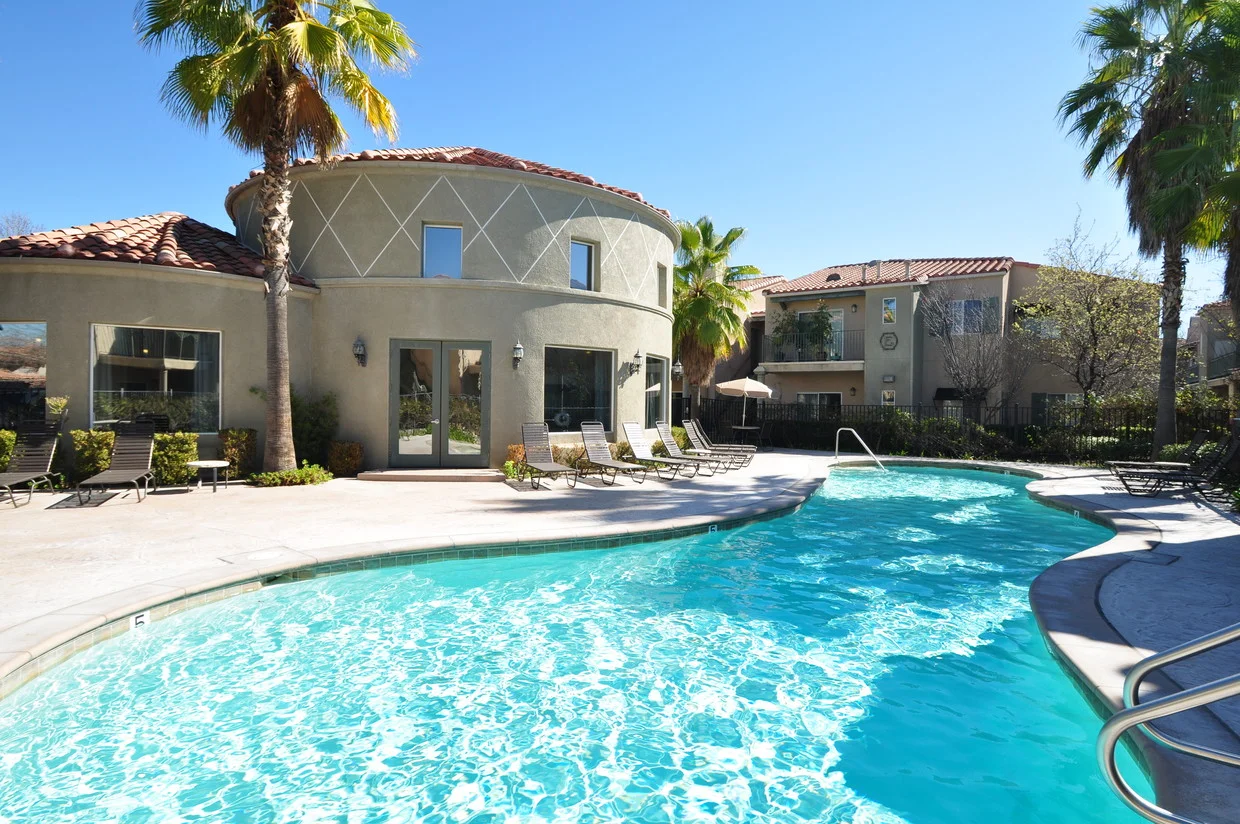 crescent-heights-luxury-apartment-homes-murrieta-ca-primary-photo.jpg