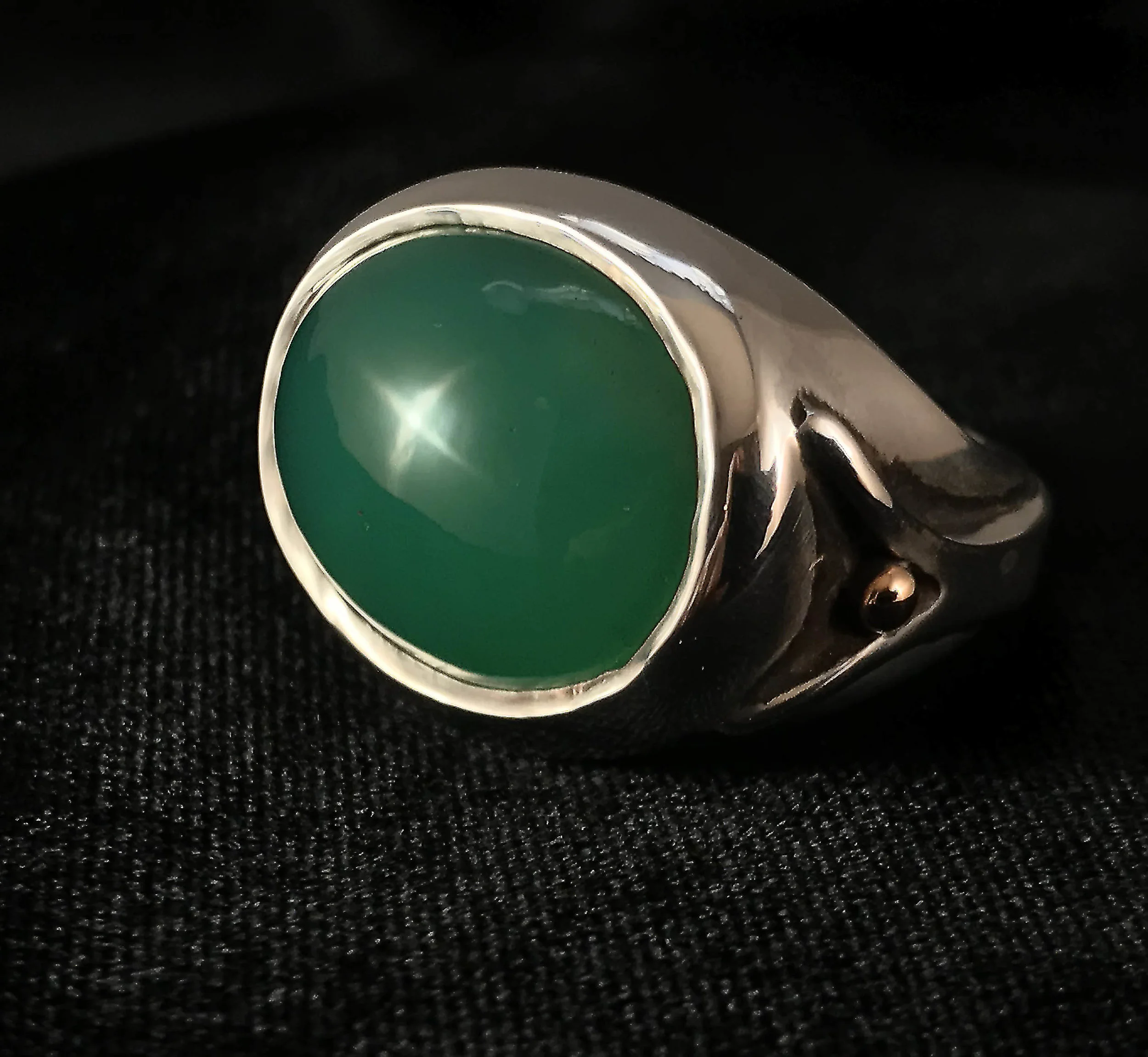 Ring, silver & gold ornaments. With Chrysoprase.