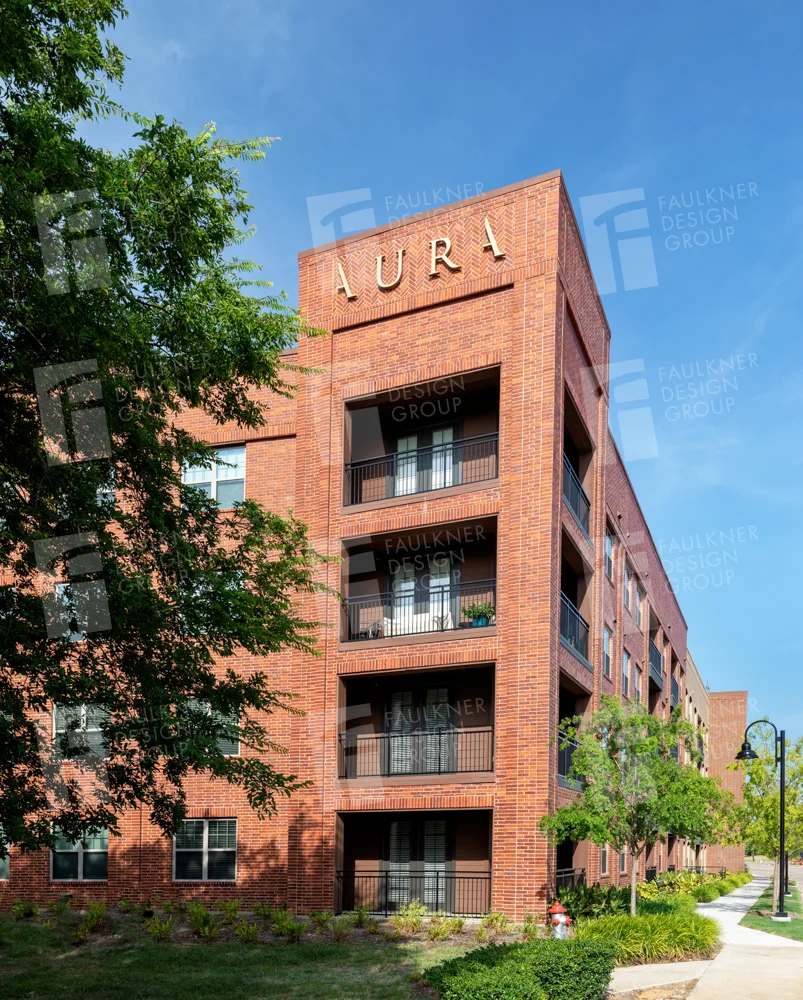 Aura Four44 62