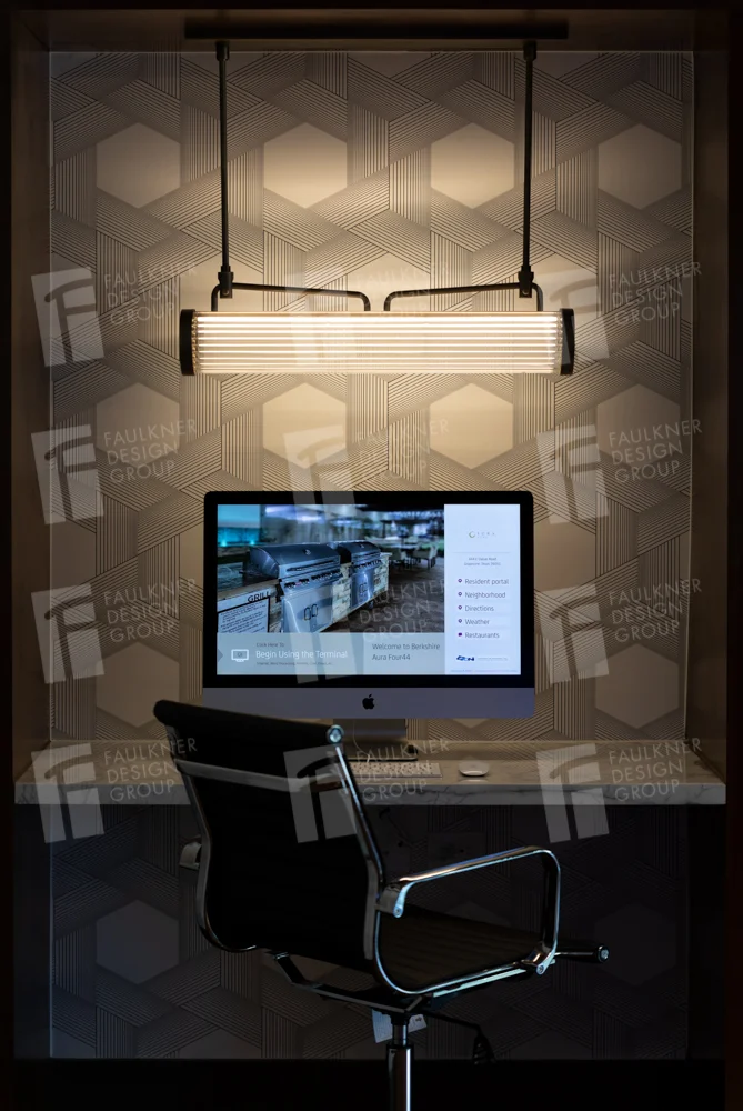 Aura Four44 78