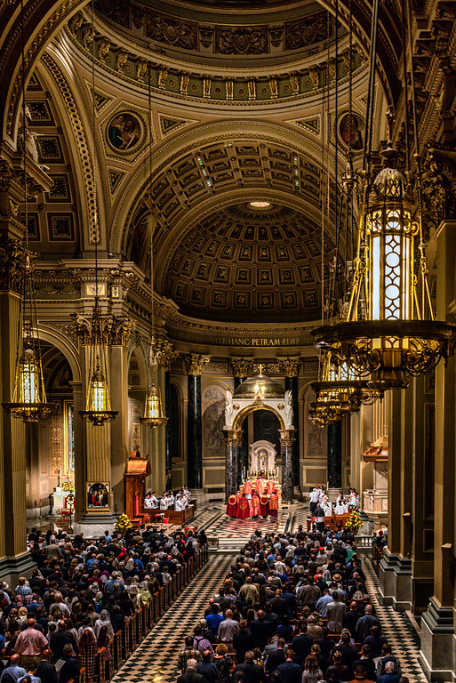 Philly+Pontifical+LatinMass+congregation+and+altar+3+(1+of+1)-XL.jpg