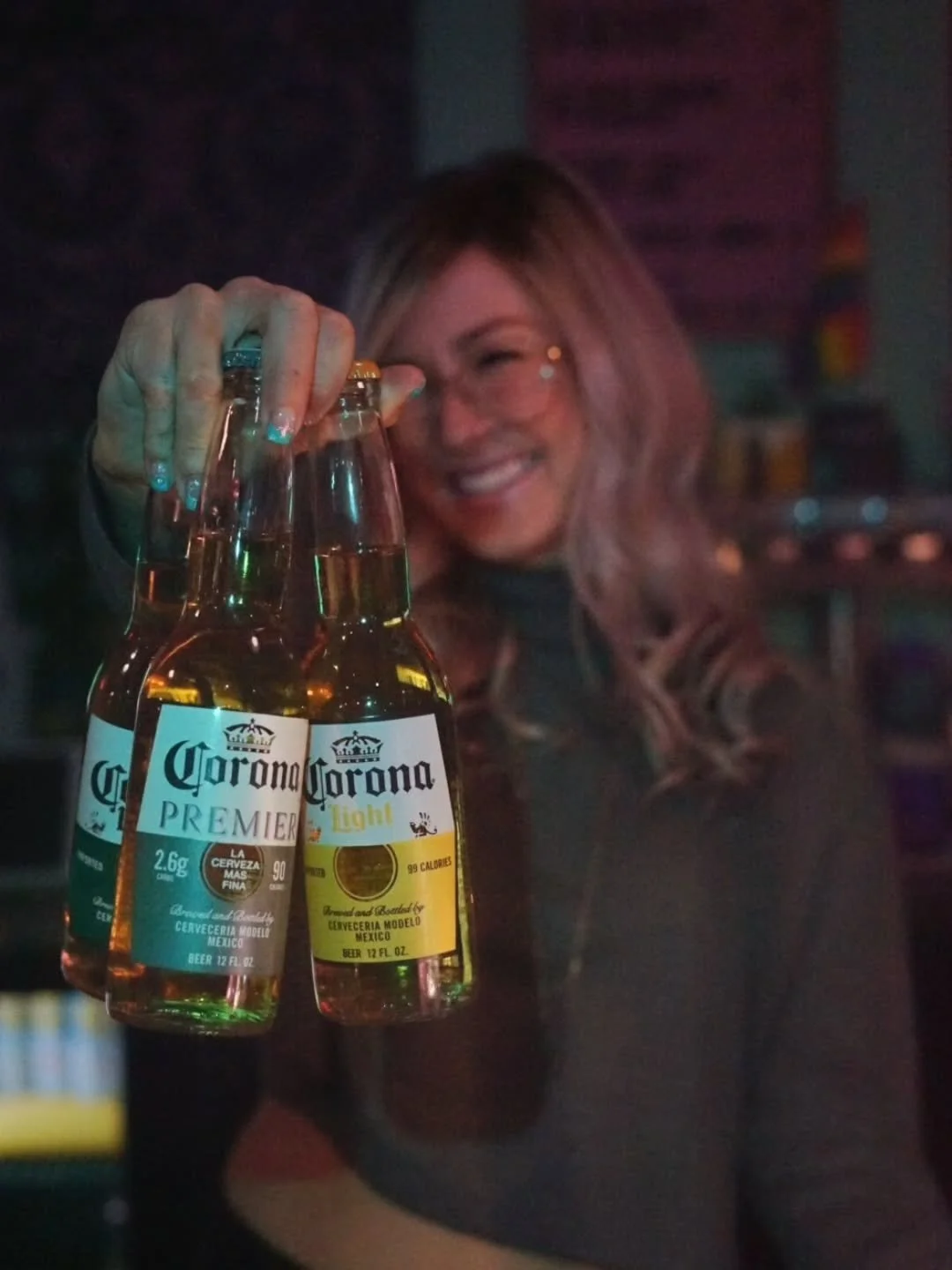Reminder we are open late on Saturdays (12am!)
...these Coronas aren't going to drink themselves. 
Or grab a bucket of (6) Coronitas for $15 🍋&zwj;🟩