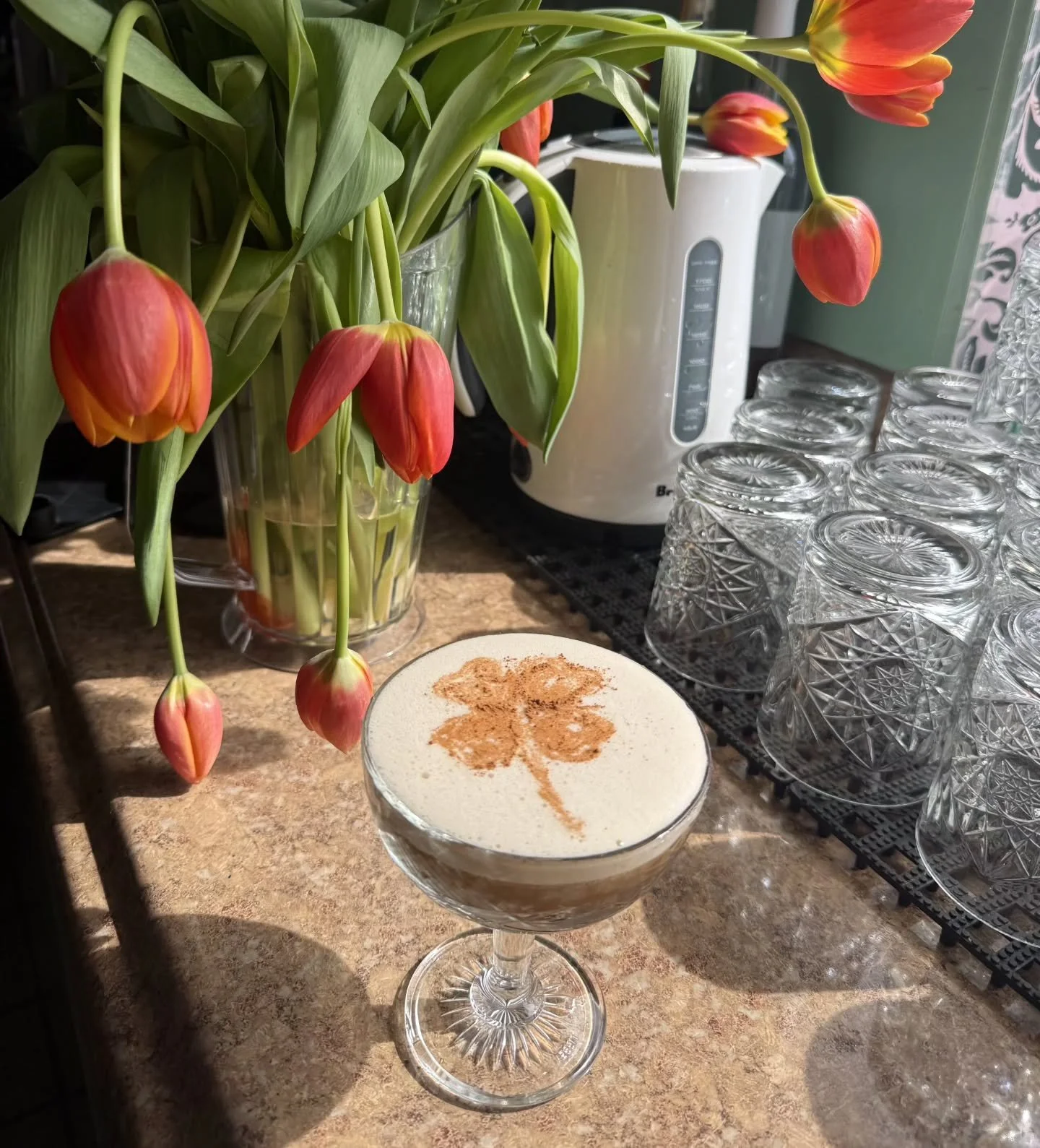 🍀 Happy Sunday! Join us for dinner tonight and ask Max to make your Espresso Martini a lil' festive 🍀

#stpatricksday☘️