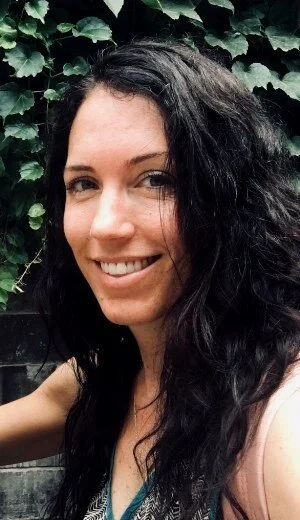 Jenna-Valentine-in-front-of-Green-Vines.jpg