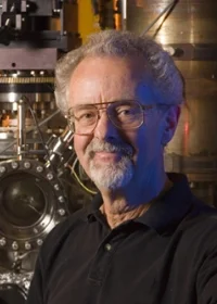 Ward Plummer Lousiana State University,Deptartment of Physics and Astronomy Experimental surface physics Member of the DOE-Basic Energy Sciences Advisory Committee, 2001-2007