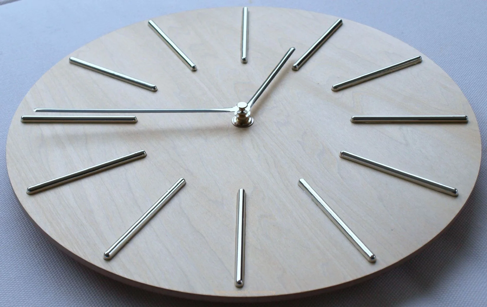 modernwallclock.jpg