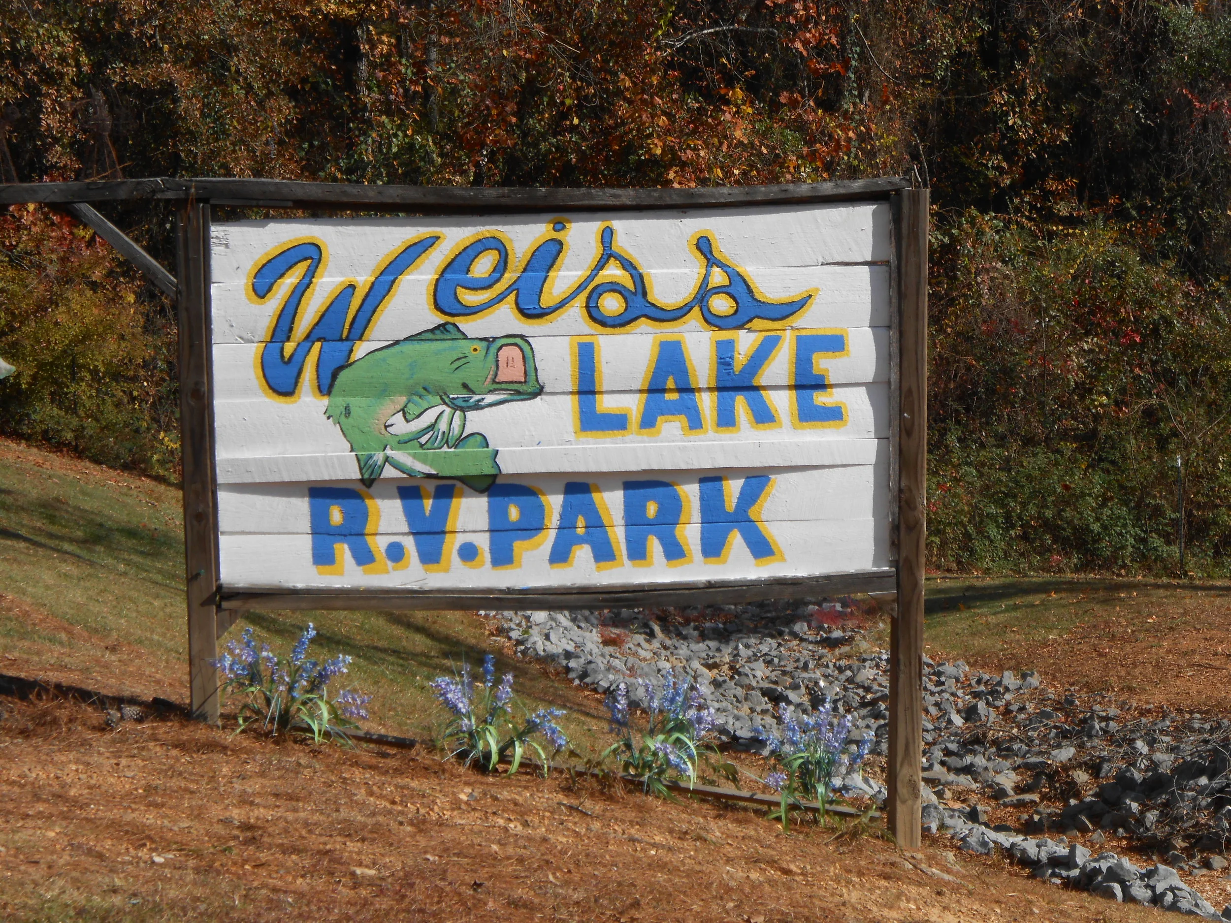 RV Park -- Sign.JPG