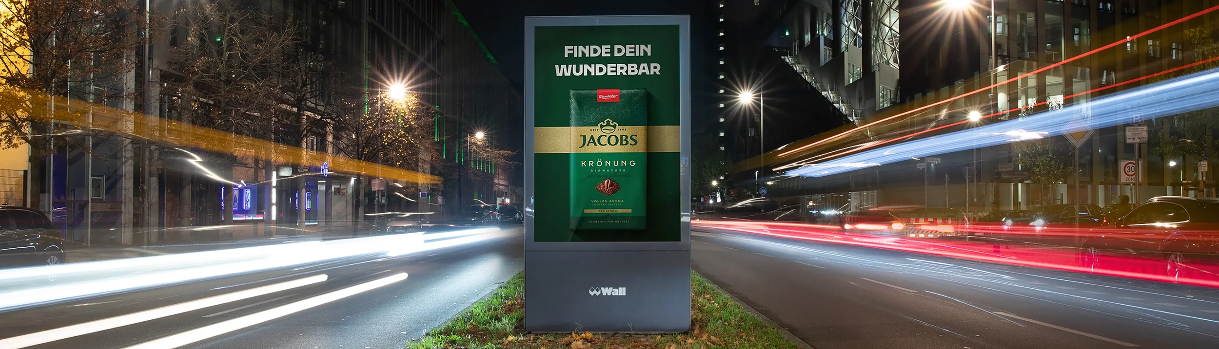 city_light_poster_kaffee_werbung_axelspringerstrasse_berlin_nacht_cee9ad18c9.webp