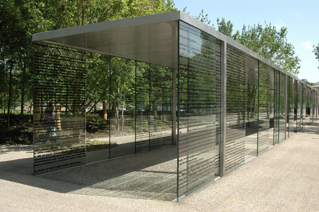  Eva Schlegel, installation view of Novatis Campus Walkwa, 2007 