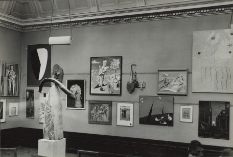  Wolfgang Paalen’s  Cadran Lunaire  in the International Surrealist Exhibition, London, June 11 — July 4 , 1936 