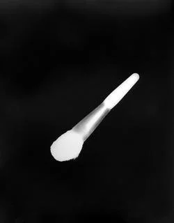 (Untitled Remnants) Makeup Brush, 2013. Fiberbase black and white photograph 10 x 8 in – 25 x 20 cm. Edition of 3 + AP Courtesy of the gallery