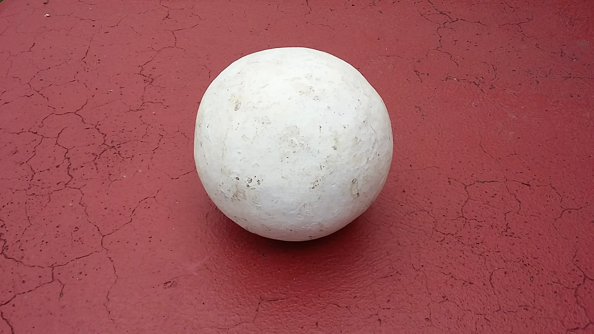 Miguel Angel Ríos, From the series PIEDRAS BLANCAS , 2014, Wire, gravel, sand and cement, 8 1/4 inches diameter (21 cm diameter)
