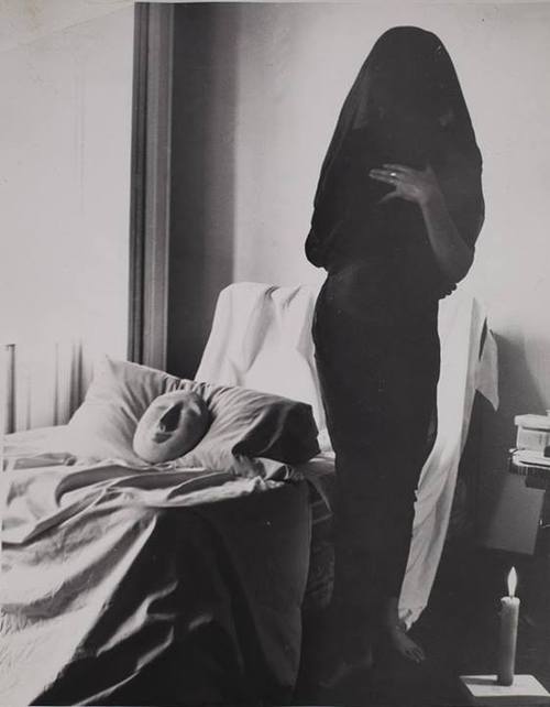 Sín titulo (Oda a la Necrophilia) (1962). Image via Museo Reina Sofia.
