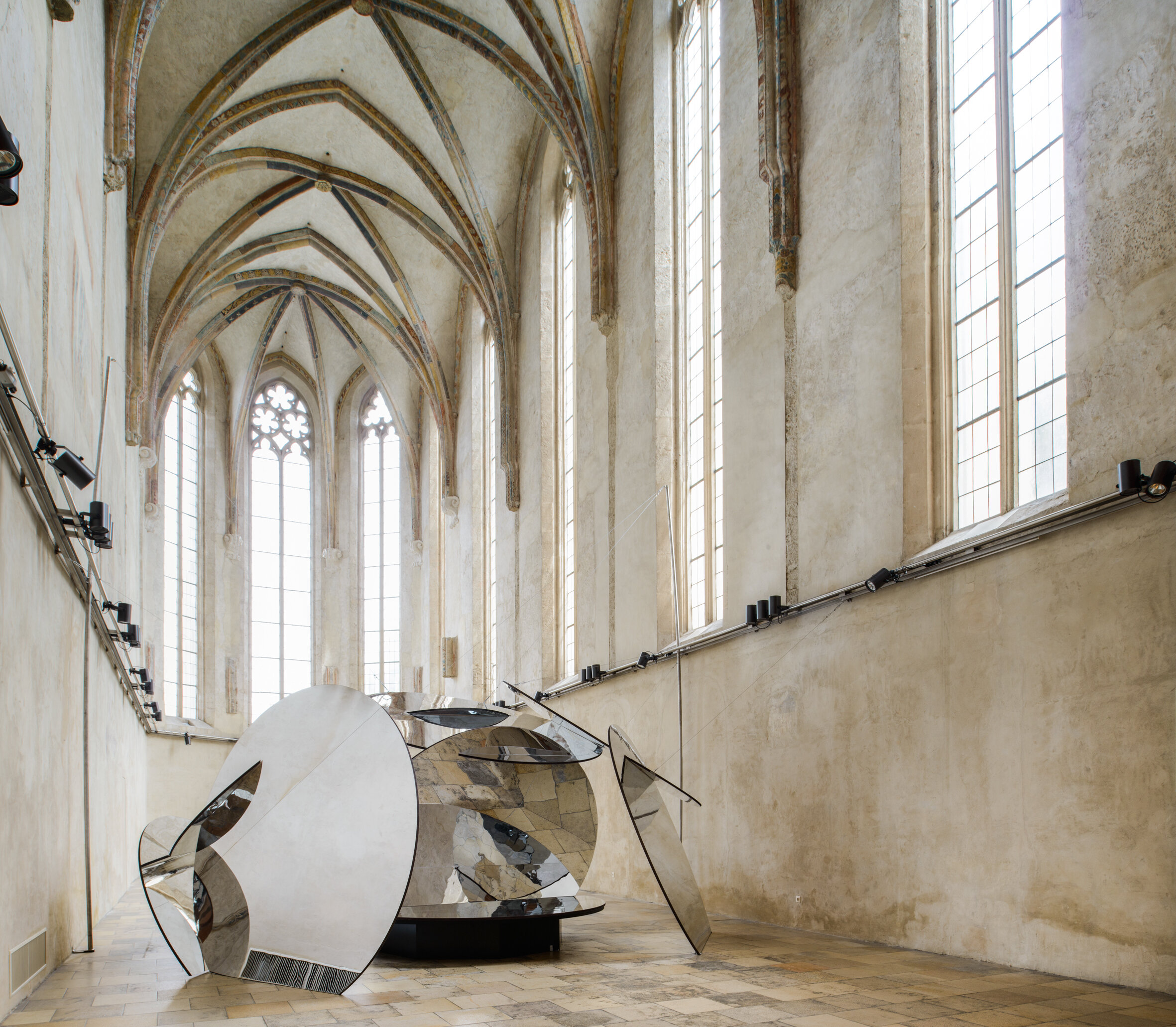  Eva Schlegel,  Cloud Space , 2018, laminated safety glass mirror and tempered glass compound, stainless steel, 19.6 x 19.6 x 12.5 feet (600 x 600 x 380 cm), edition of 3, installation view of  Eva Schlegel: Spaces,  Kunsthalle Krems, Austria, July 1