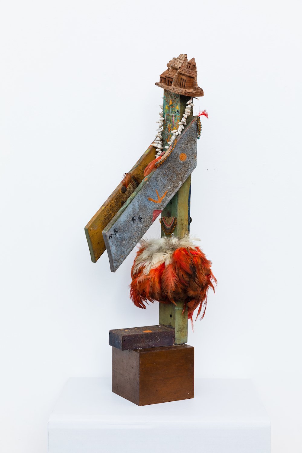  Alice Rahon,  Untitled (side view) , n/d, assemblage with wood, feathers, shells, and oil, 22 x 6 x 7 inches (55.9 x 15.2 x 17.8 cm) 