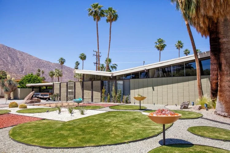 MID CENTURY MODERN ARCHITECTURE PALM SPRINGS - BUTTERFLY ROOF
