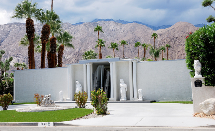 PIAZZA DEL LIBERACE, PALM SPRINGS