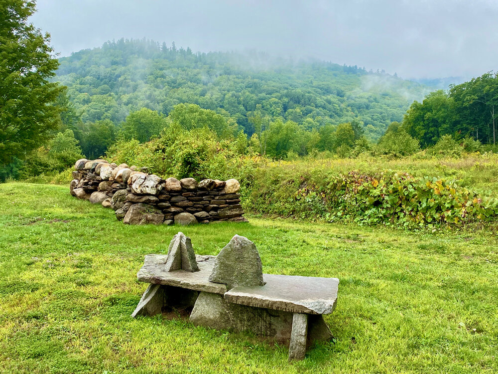 BOULDER WALL &amp; STONE BENCH