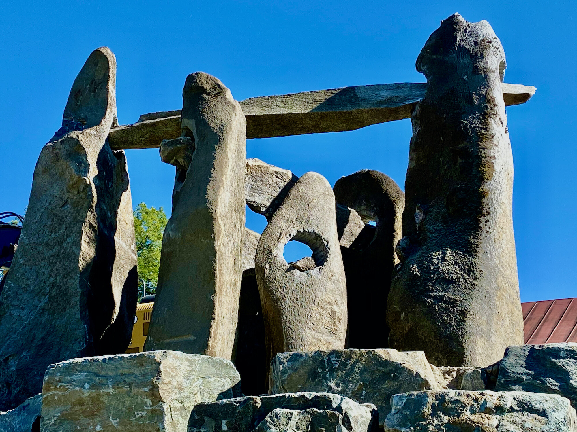 Trilitho Sculpture and Rock Scramble