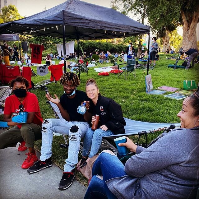 Beautiful #juneteenth celebration yesterday with @soulsisterscreenprinting @avivalevine and all the friends rolling through! Special shout out to @selena_feliciano_ who organized an amazing space and open mic for creation, healing, and community. If 