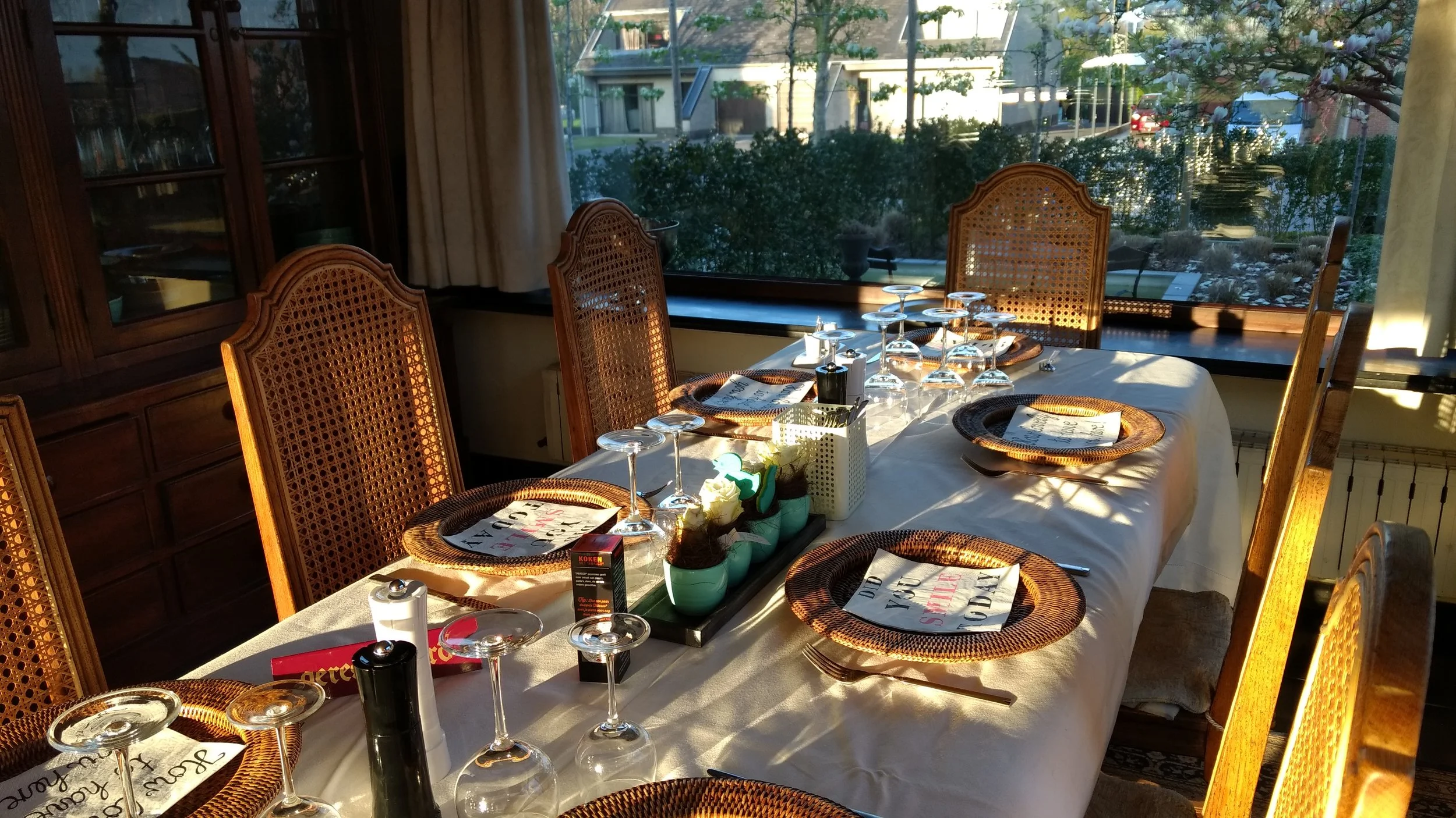 BBTRAMONTANA BISTRO tafel gedekt 2.jpg