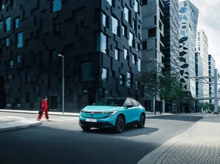 The new @nissan Leaf photographed by 📸 @karen_faurie / @yume_represents 

Great days on set as 2nd unit assist and DIT gear provider.

Agency: @designoryparis 
AD: @sandrine_bourdais 
Account Director: @franck_ngu 
Produced by: @5roadz 
Executive pr