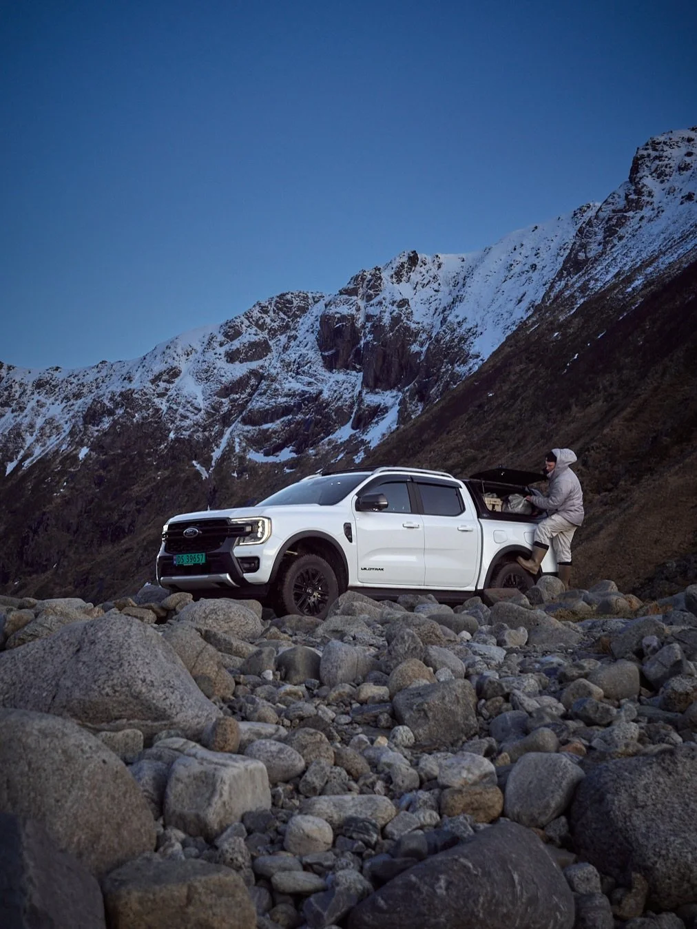 Adventure ready ✅ Located in Lofoten Islands, the @nordic.division Ford Ranger exploring hidden gems of Northern Norway 🌊🏔️