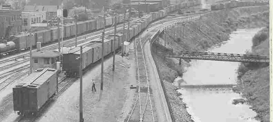 This walk to work connection to Valley jobs was closed in the 1960s.