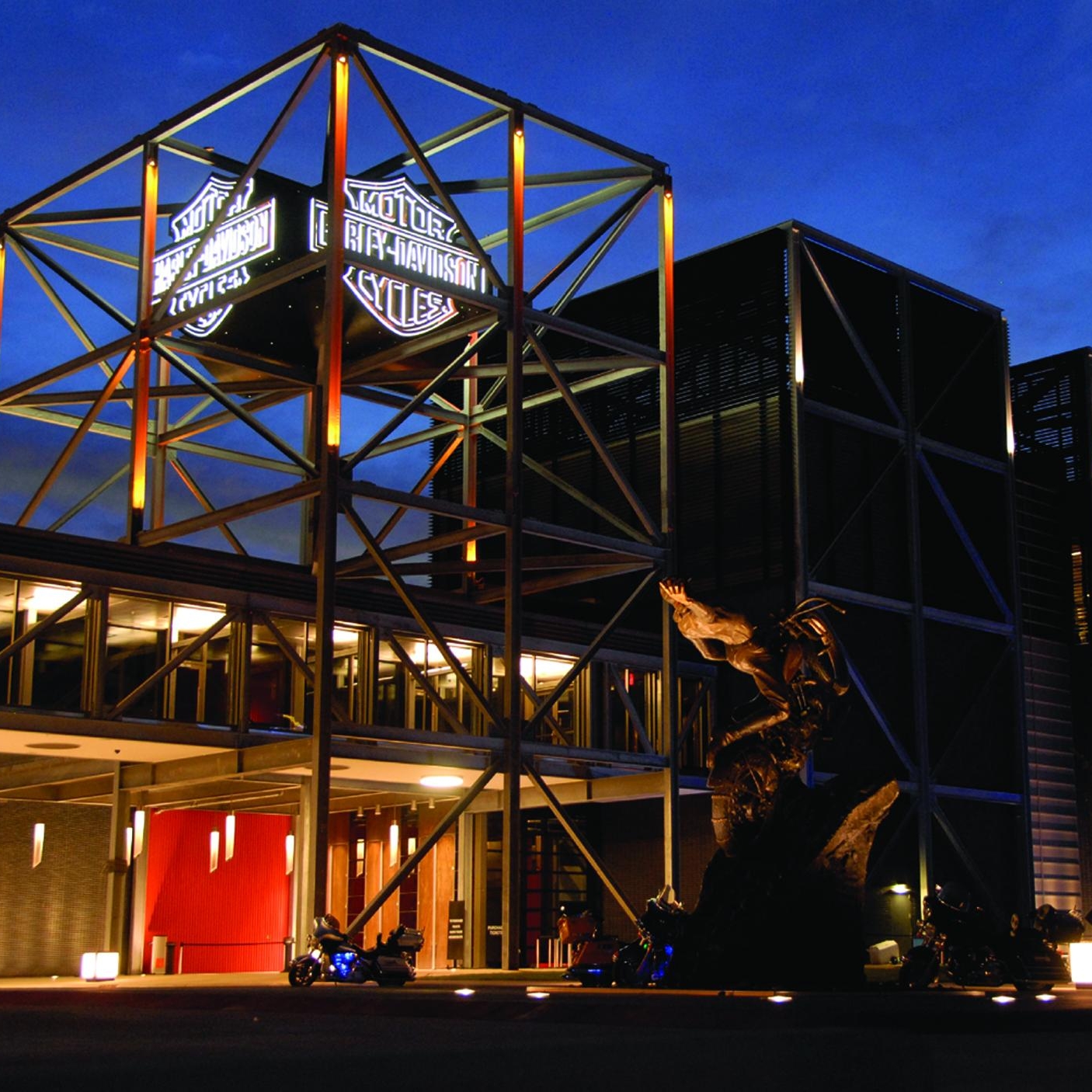 VM_HarleyDavidsonMuseum_AAA_HiRes_0004_credit Visit Milwaukee.jpg