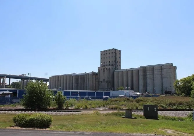 Menomonee Valley grain silos sell to Harbor District marina owner (Milwaukee Business Journal)