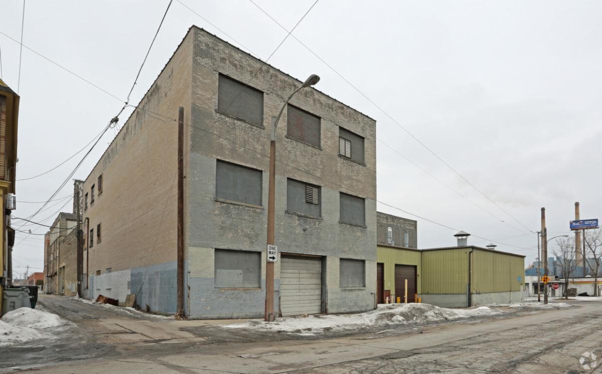 A beverage company is moving its operations to Milwaukee's Menomonee Valley under a proposal that's received a Plan Commission endorsement (Milwaukee Journal Sentinel)