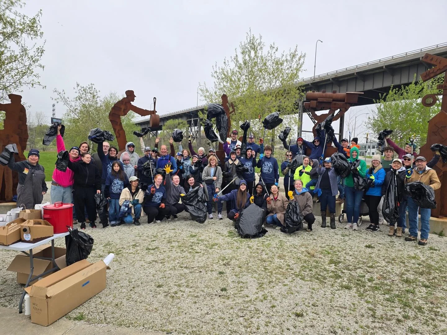 What a Saturday in the Valley!! 🌎🌳

We&rsquo;re so thrilled to have been a part of a record-setting effort by Milwaukee Riverkeeper! Thousands of volunteers across Milwaukee showed up for Earth Day in a big way, removing over 100,000 pounds of tras