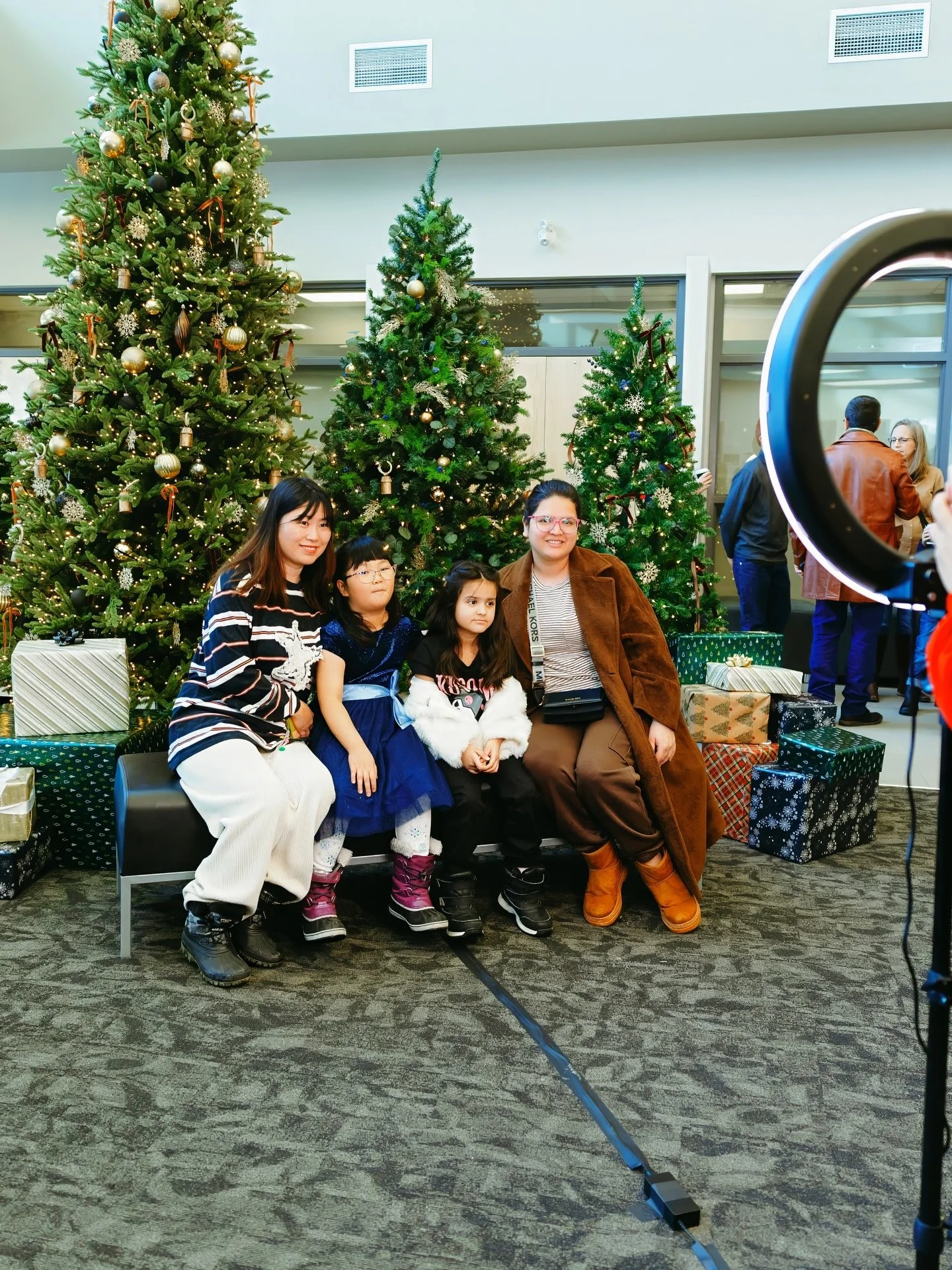 Only 8 more sleeps until our first Christmas Eve service! Who&rsquo;s excited?!🙌🏻

Have you reserved your free tickets for one of our Christmas Eve services yet??

Dec 23 
6pm SOLD OUT🎉

Dec 24
2pm - 502 tickets remaining
4pm - 262 tickets remaini