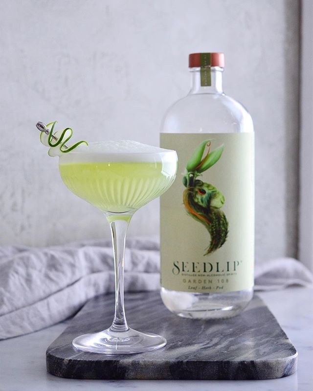 This is something of a first for the blog - a cocktail with no alcohol at all. That's right, it's my very first mocktail.
.
It all began when the good folks at @seedlipdrinks sent me a bottle of their Garden 108, a spirit that (like gin) is distilled